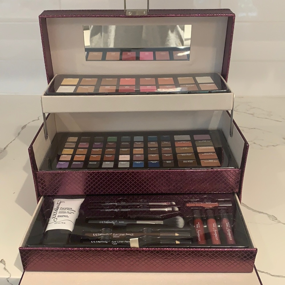 Ultra Beauty Flirty & Flawless 76 piece collection